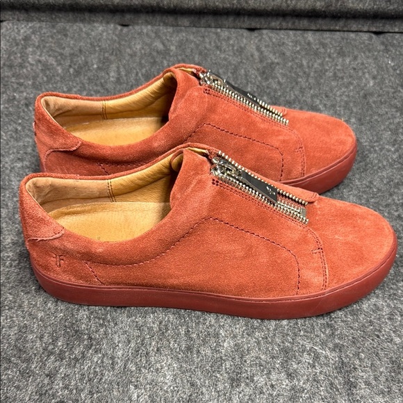 Freya Brown Sneakers with Minimalist Design and Rubber Sole - Picture 5 of 8